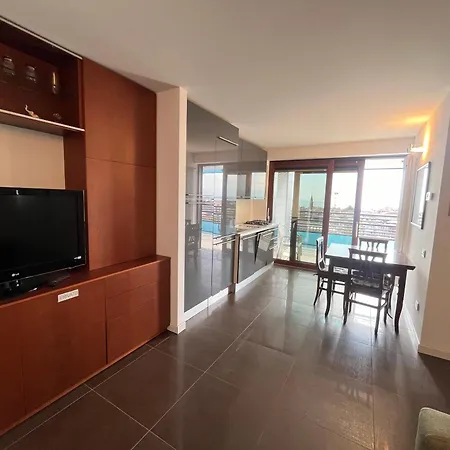 Tiziano Apartment *